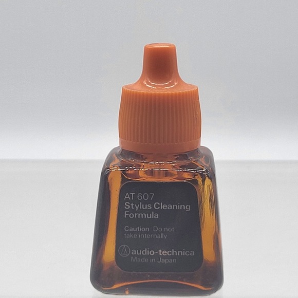 Discwasher D4 Vinyl Record Cleaner With Wooden Brush & AT607 Stylus Cleaner - Picture 4 of 9